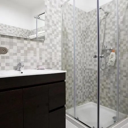 Spacious In Alfama *